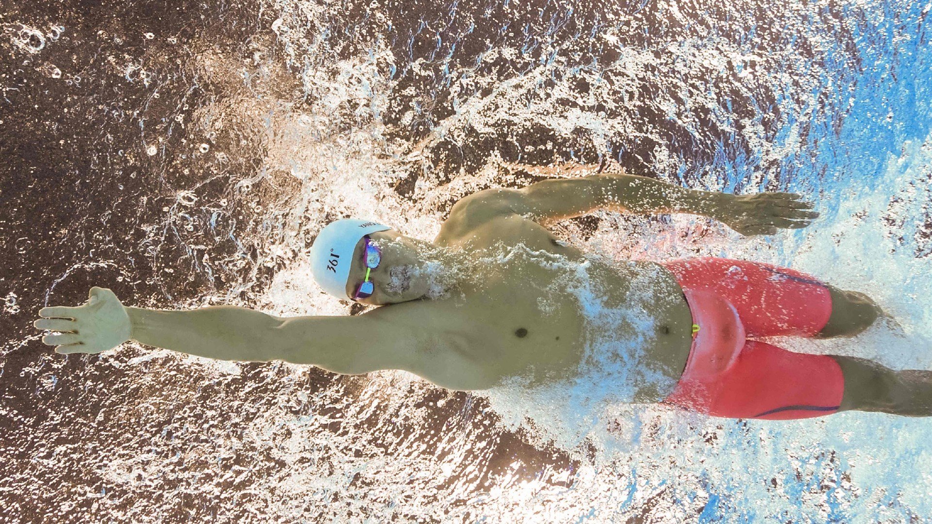 乐鱼体育官网下载-冲刺时段划水动作连贯性增强,冲刺动作要领